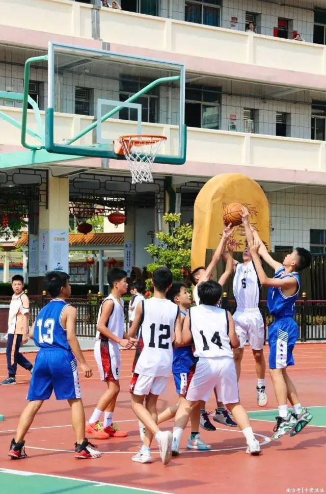 青少年学生篮球训练营发言稿_0
